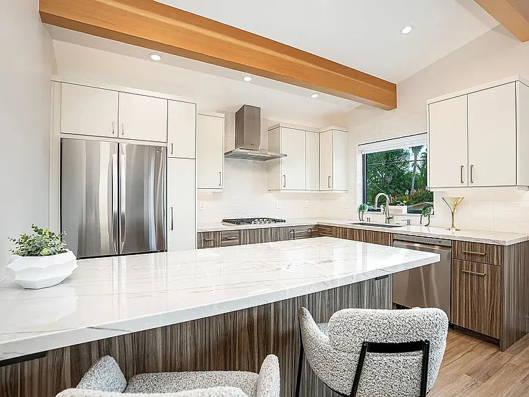 262 Barbara Ave — Photo 4