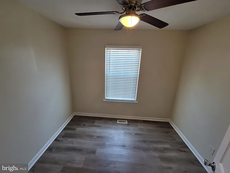401 Darby Ln — Photo 15