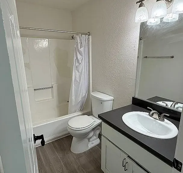522-574 28th St #5 — Photo 3