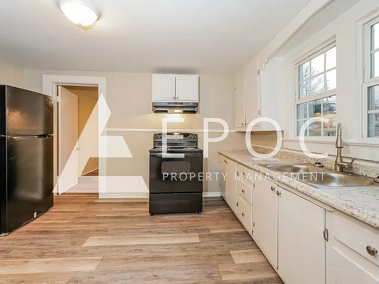 2943 Broadbay Dr — Photo 5