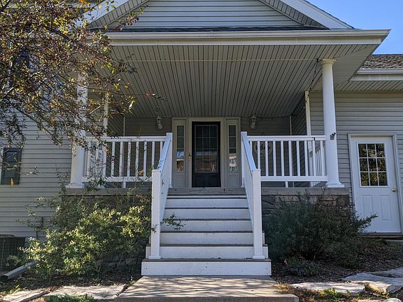 3rd image of 5200 Sassafras Dr