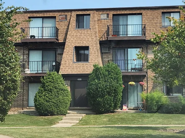 3650 Salem Walk APT A2, Northbrook, IL 60062