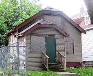 1st image of 3313 W Auer Ave
