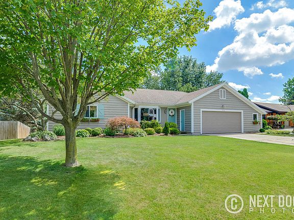 3rd image of 1116 Windsong Ct SE