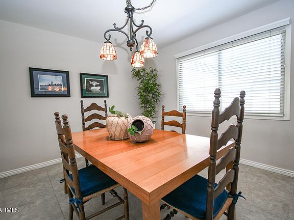 5th image of 1721 E ELLIS Drive
