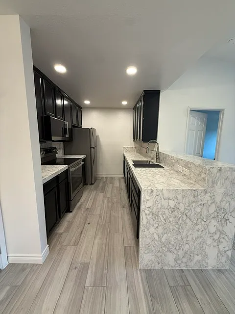 7180 Shoreline Dr — Photo 2
