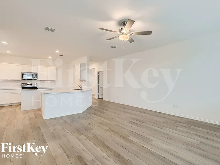 5233 Rockrose Ln — Photo 6
