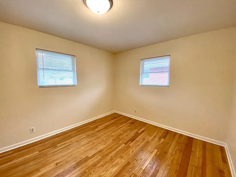 3020 W Fardale Ave — Photo 7