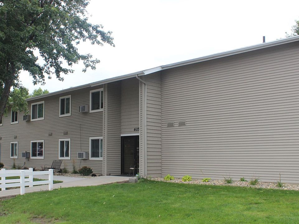 2nd image of 605 Dobson St #Vyxzz8z3b