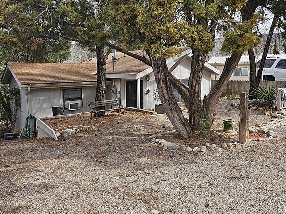 4th image of 25 Old Railroad Dr