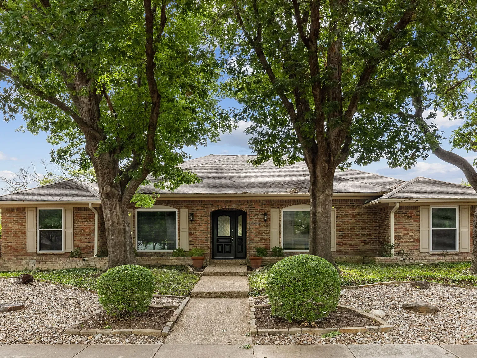4 bed, 3.5 bath, 3355 sqft, $11,178 — Photo 1