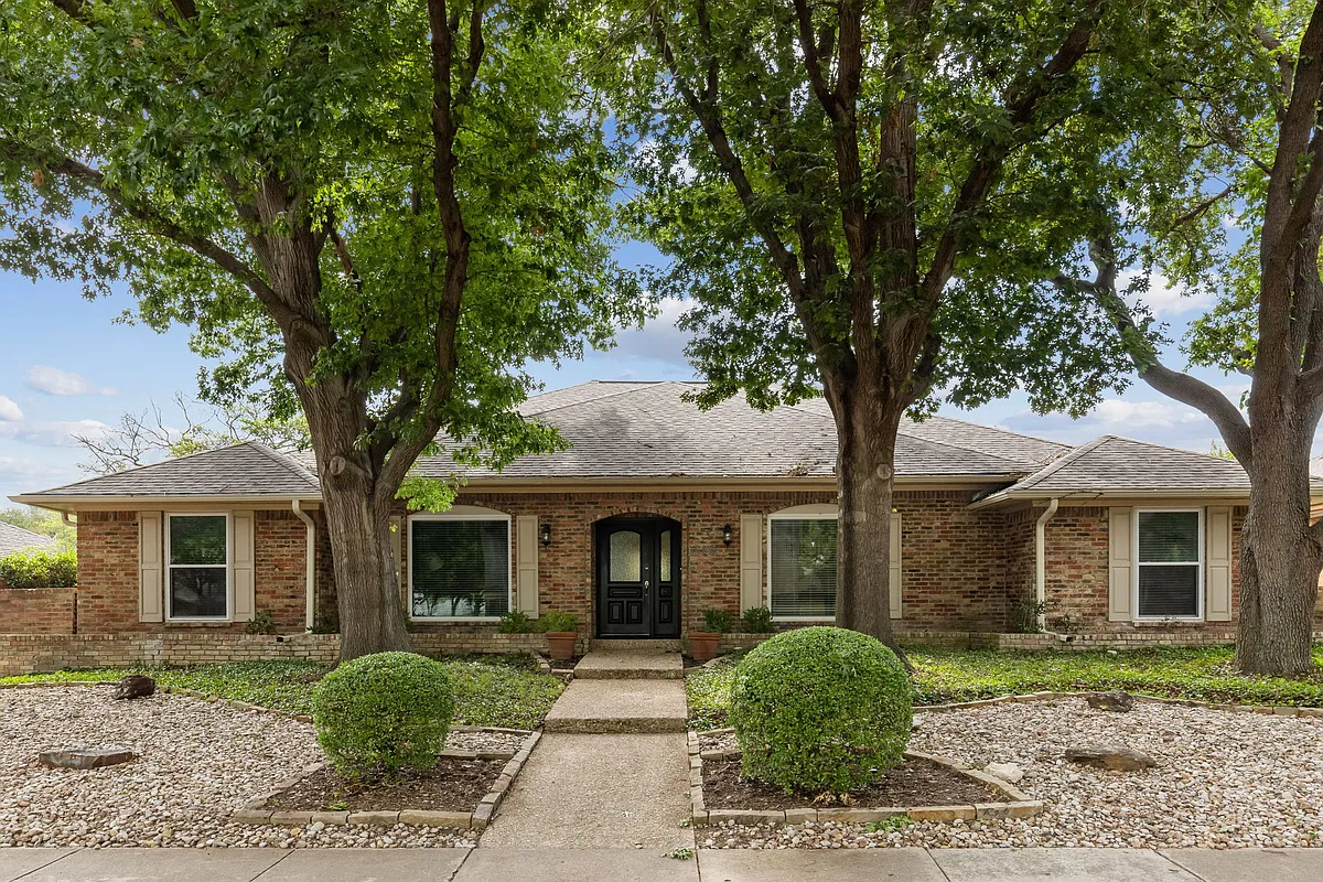 Building Photo - 16106 Red Cedar Trl