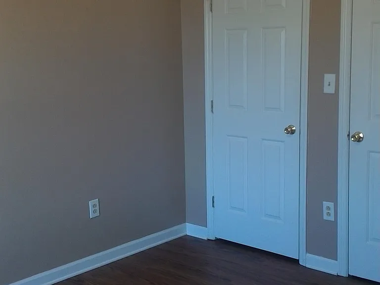107 Mallory Ct — Photo 5