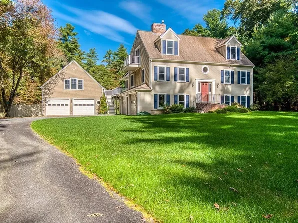 14 Stone St, Middleboro, MA 02346