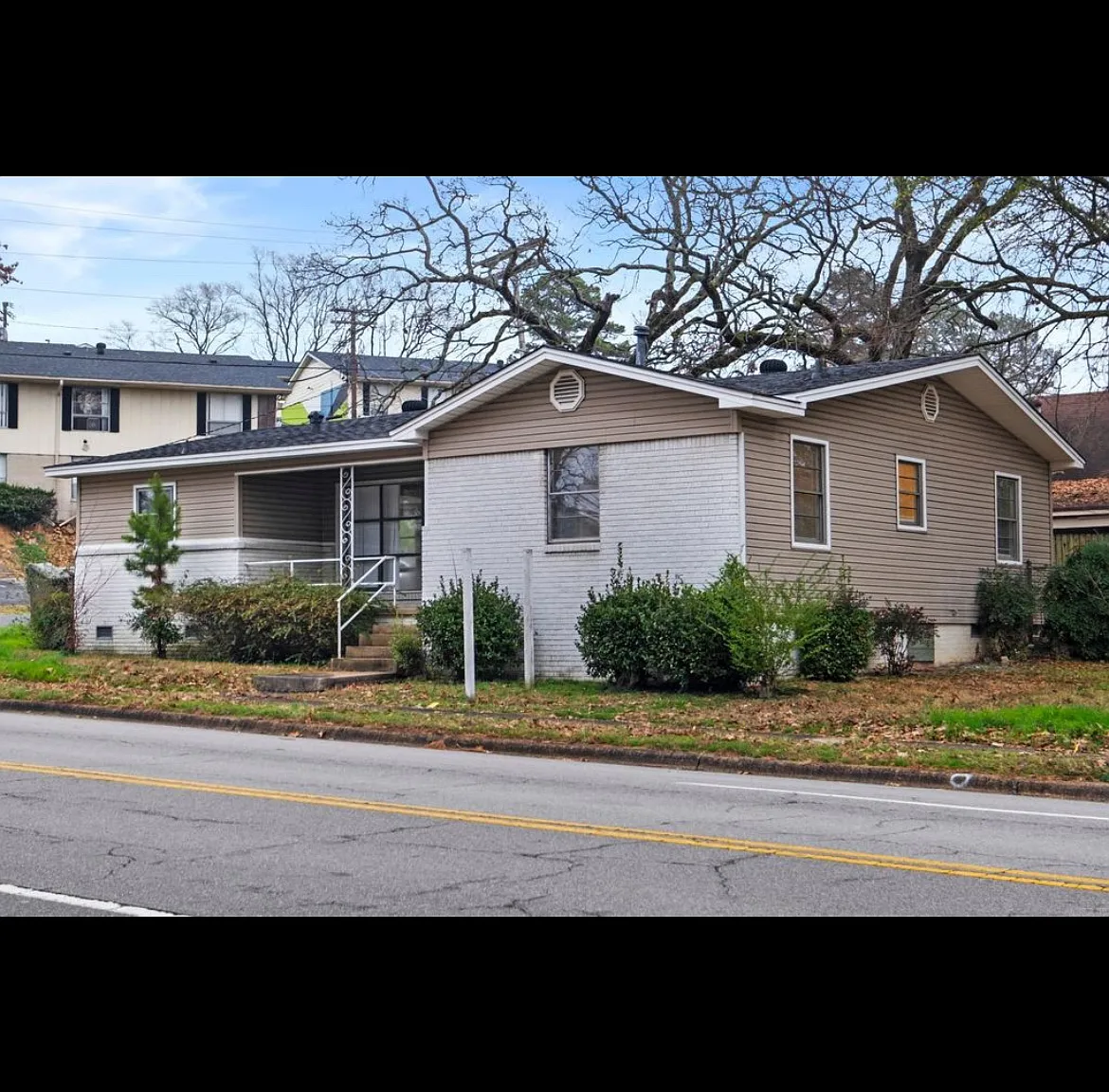 3 bed, 1250 sqft, $1,600 — Photo 1
