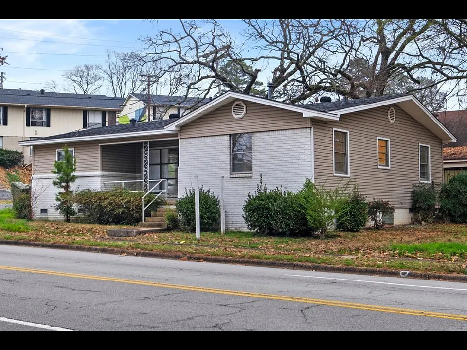 1701 N Mississippi St