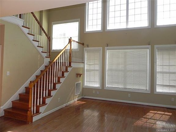 3rd image of 8012 Leonine Ct