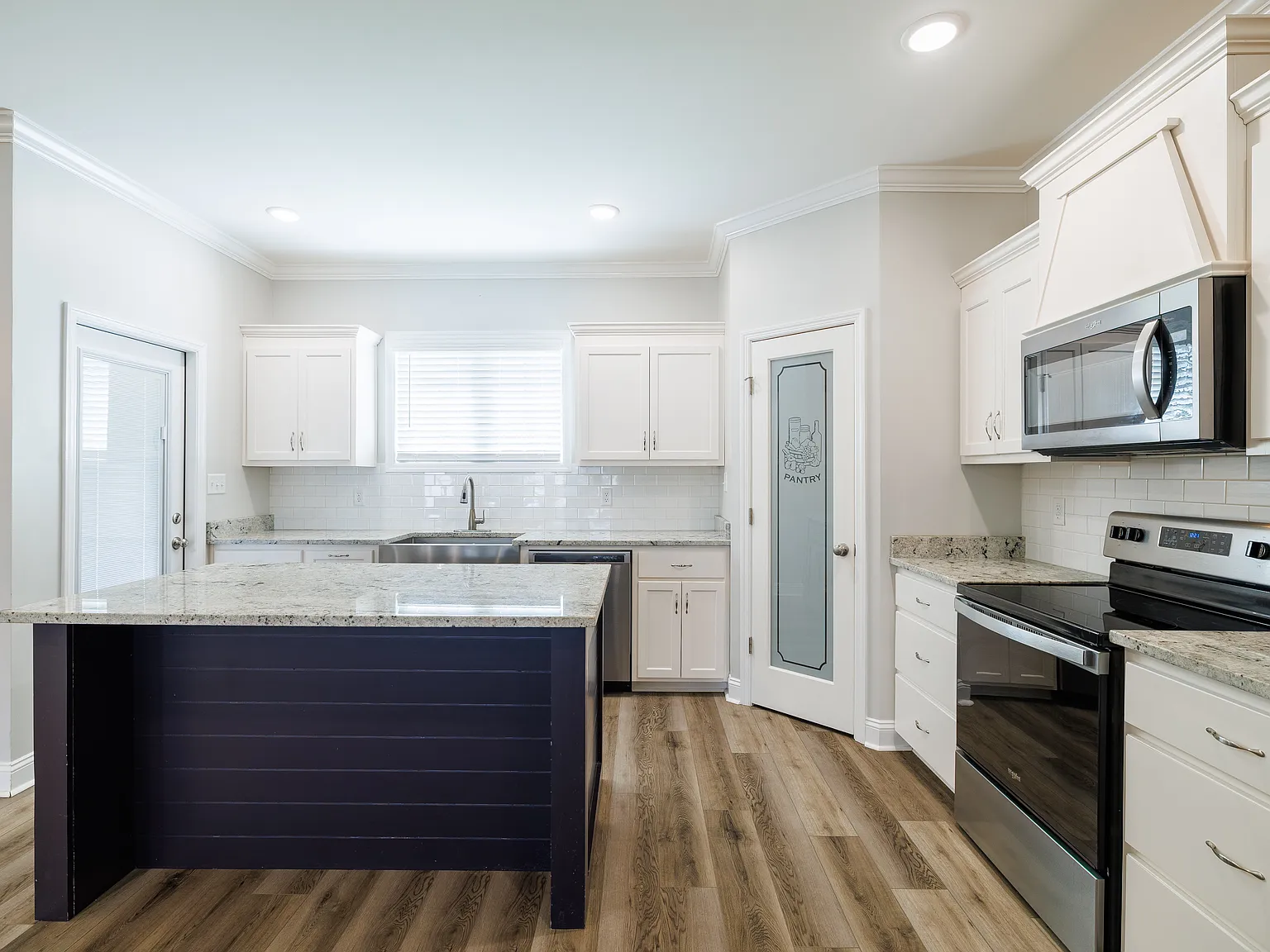 4 bed, 2191 sqft, $2,400 — Photo 3