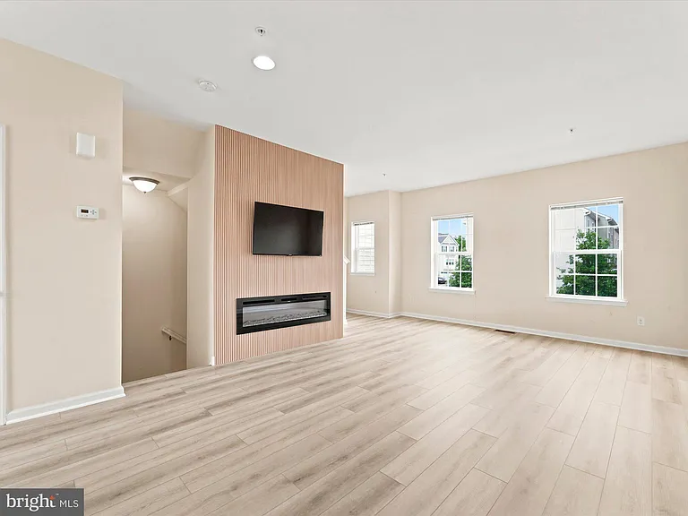 145 Mercer Ct — Photo 13