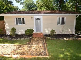 252 Dupont Ave, Hopatcong, NJ 07843
