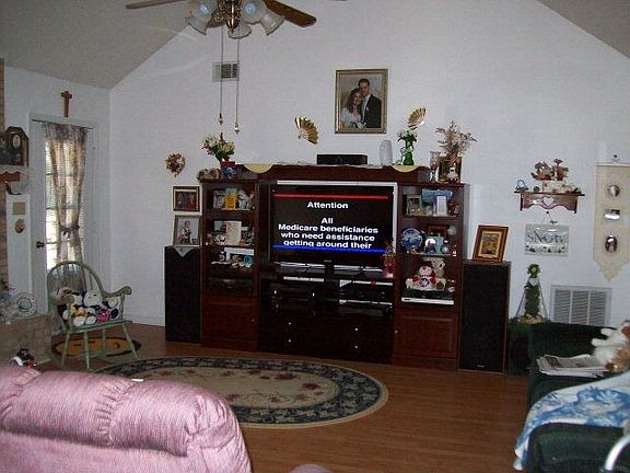 3rd image of 38 Heatherland Dr