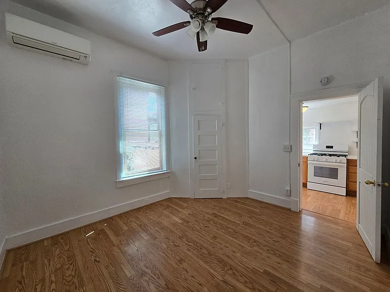 310 Staab St — Photo 9