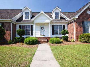 610 Amberdale West Cir, Lumberton, NC 28358