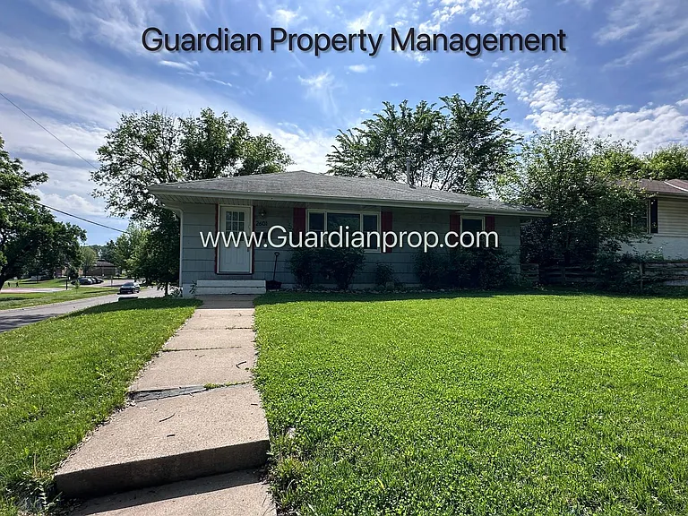 2601 Georgia Ave S — Photo 2