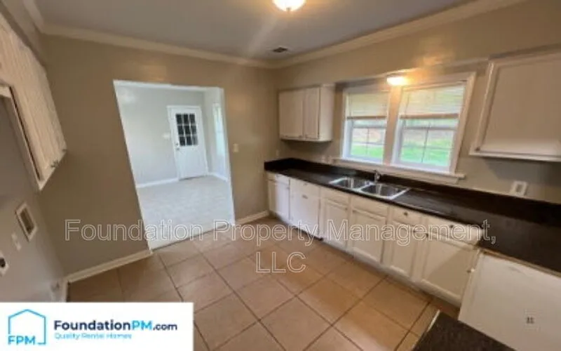 4 bed, 2.0 bath, 1792 sqft, $1,425 — Photo 3