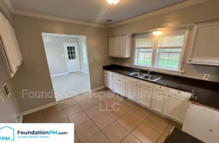 1847 Driftwood Ave — Photo 3