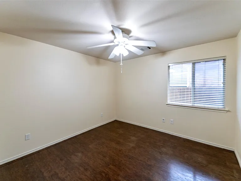 1315 Lou Gehrig Ln — Photo 11