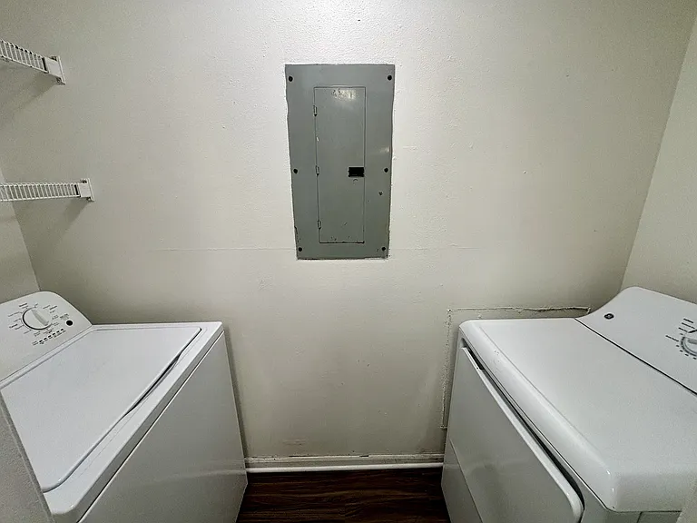 Crown Ridge Apartments — Photo 35
