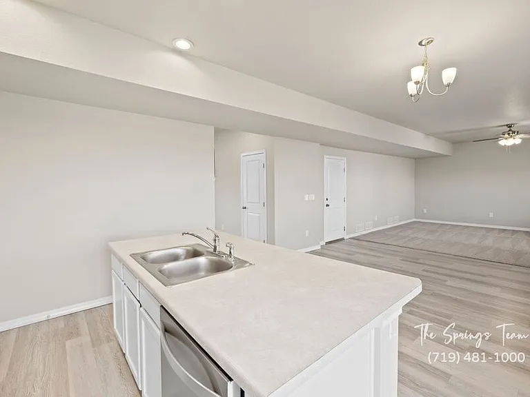 6093 Napa Dr — Photo 23