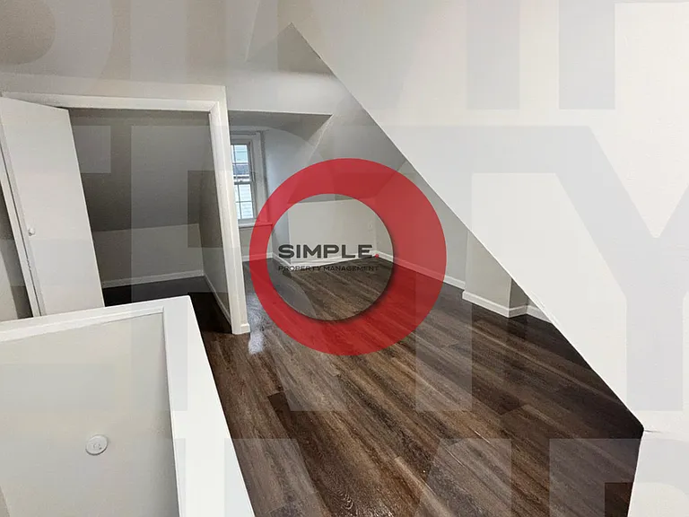 1146 Locust St — Photo 13