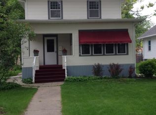 1113 4th St N, Fargo, ND 58102