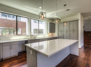 1112B W 22nd St, Houston, TX 77008