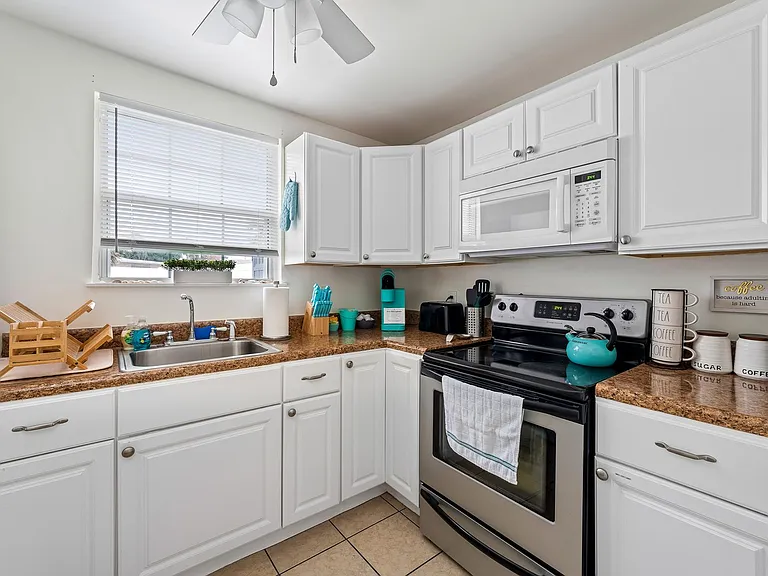 6 Palmetto — Photo 44