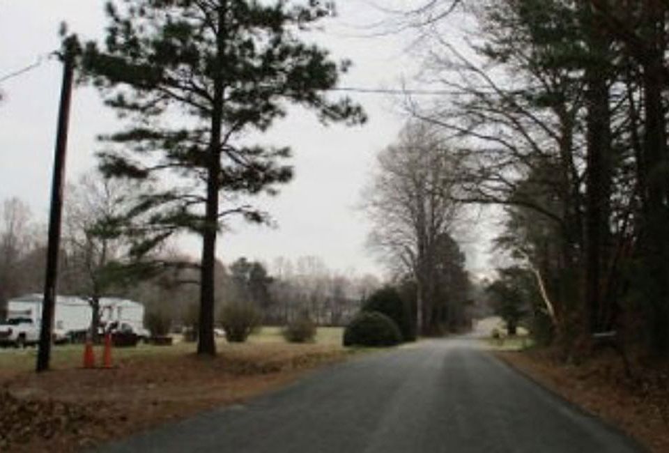 2nd image of 2821 Bull Neck Rd