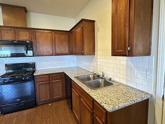 4th image of 3340-3346 S Villa St