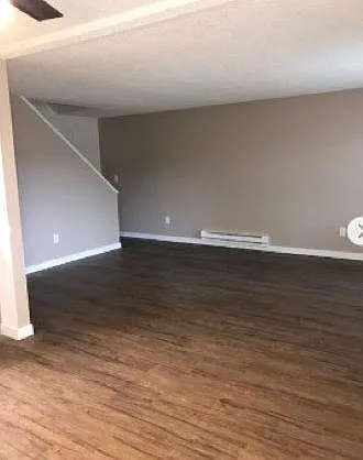 Sunset East Apartments — Photo 60