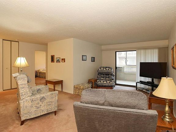 2nd image of 555 Rowcliffe Ave #306