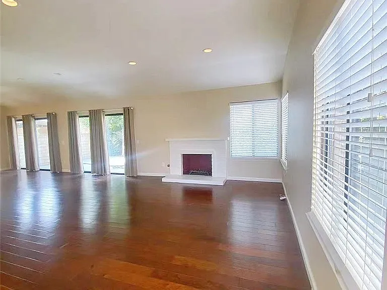 2980 Hyde Park Cir — Photo 4