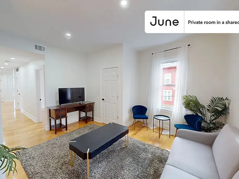 41 Dorr St #C — Photo 9