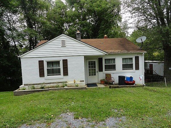 1st image of 229 Henderson St