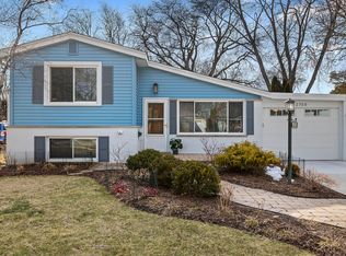 2750 Crawford Ave, Evanston, IL 60201