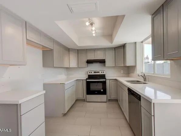 6353 W Mission Ln, Glendale, AZ 85302
