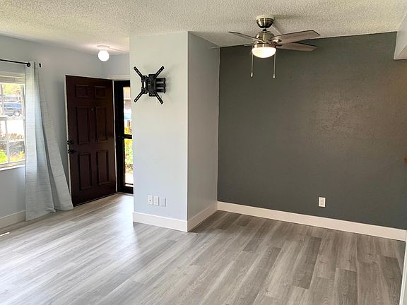 3rd image of 2992 Sir Hamilton Cir #6