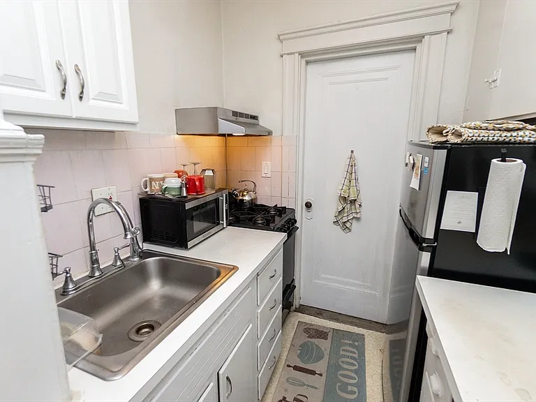 118 Riverway #22 — Photo 10