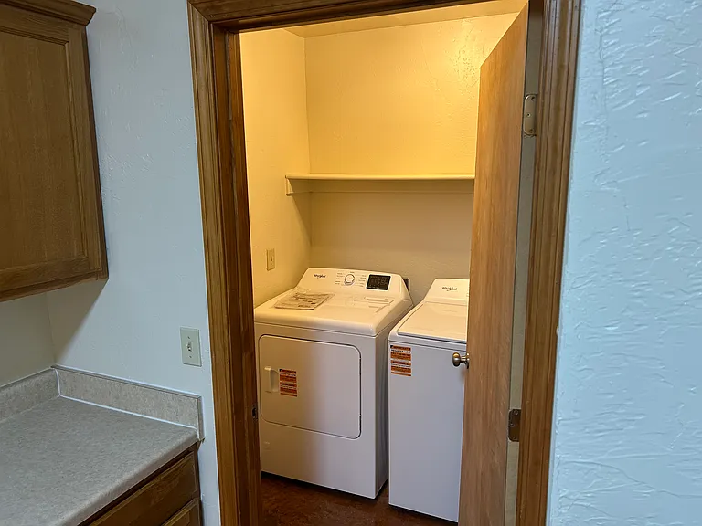 718 Pristine Pl — Photo 17