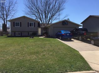 11935 Riverbend Dr, Grand Blanc, MI